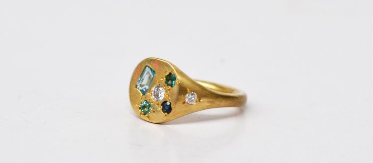 Seb Brown 14-karat yellow gold Treasure signet ring set with white diamonds, topaz, Australian blue sapphire and tourmaline