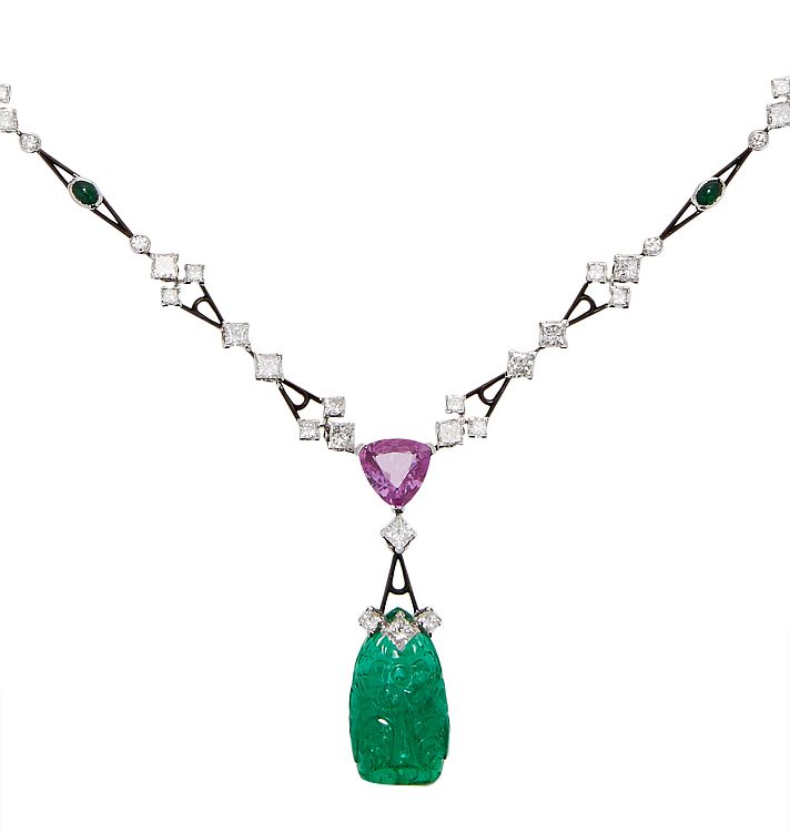 Reza Délhéa necklace with emerald.