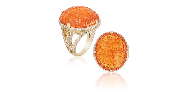 Goshwara G-One carved mandarin garnet ring with diamond in 18-karat yellow gold.