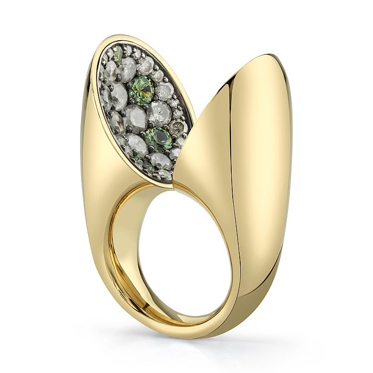 VRAM Echo ring in yellow gold with demantoid and gray diamonds.