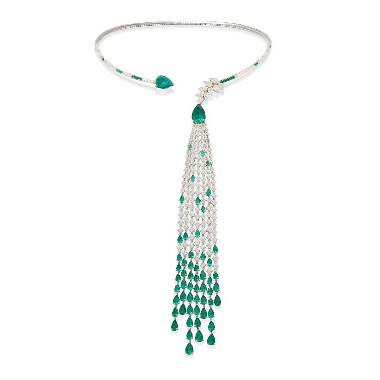 the People’s choice: Gismondi 1754 
Essenza necklace in white gold, F-color diamonds, and Colombian emeralds. Detaching pendant becomes a long mono-earring.
