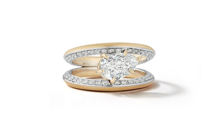 Best in Bridal: Jade Trau
A new ring in the signature Selma Solitaire style, in 18-karat yellow gold and platinum with a pear-shaped brilliant diamond in the center and approximately 2 carats of diamonds in total.