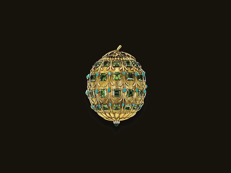 Peridot, turquoise and gold powder case,  by Jean Schlumberger for Tiffany & Co., circa 1956. Image: diode SA - Denis Hayoun. 
