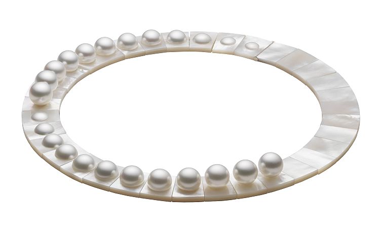 Mélanie Georgacopoulos white gold necklace with mother-of-pearl and freshwater pearls