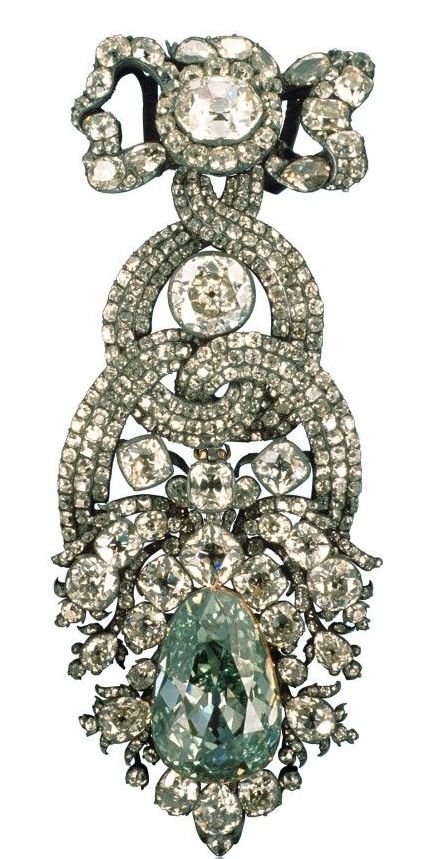 The Dresden Green diamond set in a hat ornament made by Prague jeweler Diessbach in 1768. Image: GIA. 