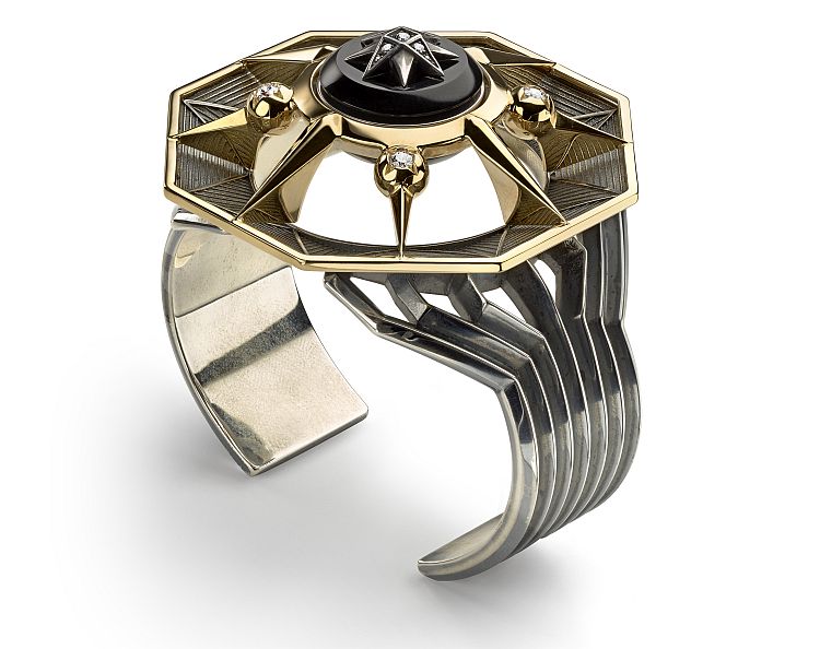 Elie Top Etoile Mystérieuse cuff in silver, gold, onyx and diamonds, open view. 