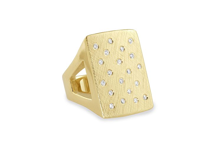 Julez Bryant No. 1 ring in yellow gold with diamonds. 