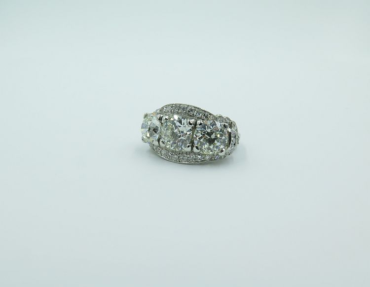 Platinum and natural diamond ring, 1930s. Image: Camilla Dietz Bergeron Ltd.