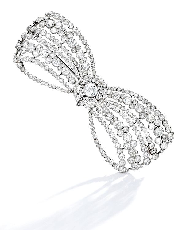 Cartier Paris diamond brooch, circa 1910, from The Jeweler’s Eye: The Personal Collection of Fred Leighton sale at  Sotheby’s New York, April 2018. Image: Sotheby's. 