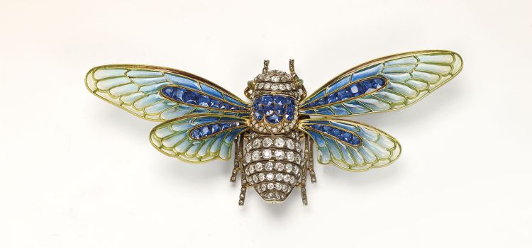 A rare « Cigale » brooch in gold, diamonds and enamel by Boucheron from 1902. Unsigned but with a Boucheron certificate. Sold at Christie’s Paris in Novembre 2018 for more than €335,000. Image: Christie’s.