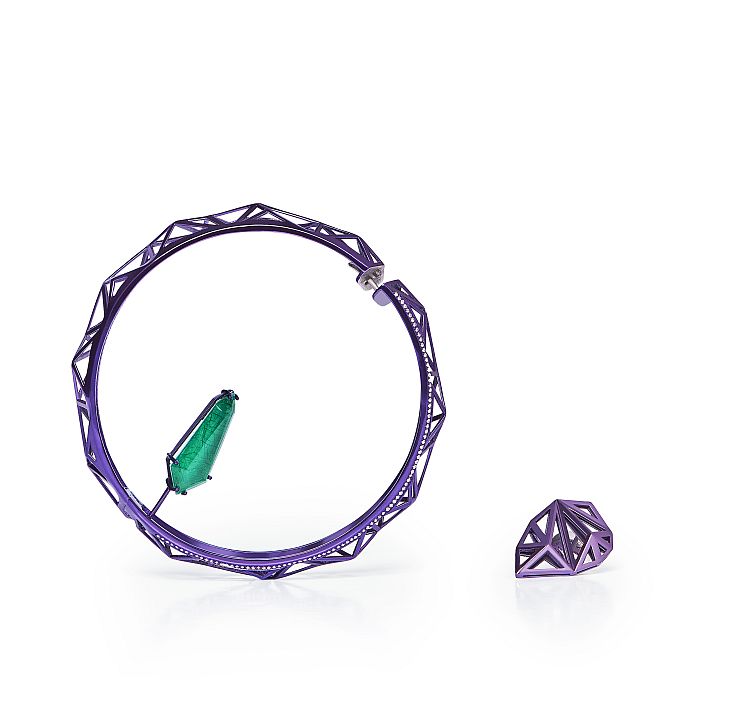 Vmar diamond-set titanium Mariana single hoop with faceted emerald, designed in collaboration with entrepreneur Mariana Wehbe. 