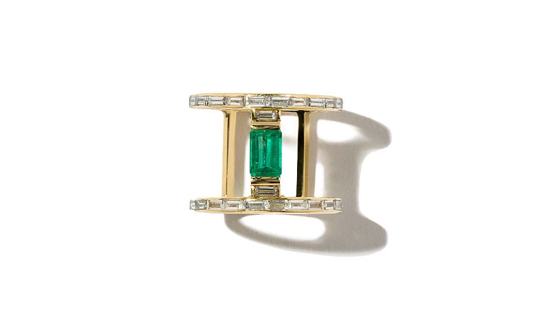 Milamore Signature ring in 18-karat yellow gold with diamonds and emerald. 