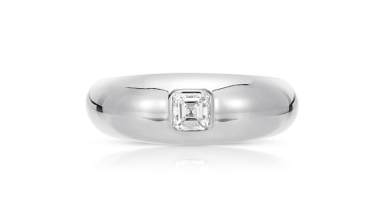 Carbon & Hyde 18-karat white gold ring set with a Asscher-cut diamond. 