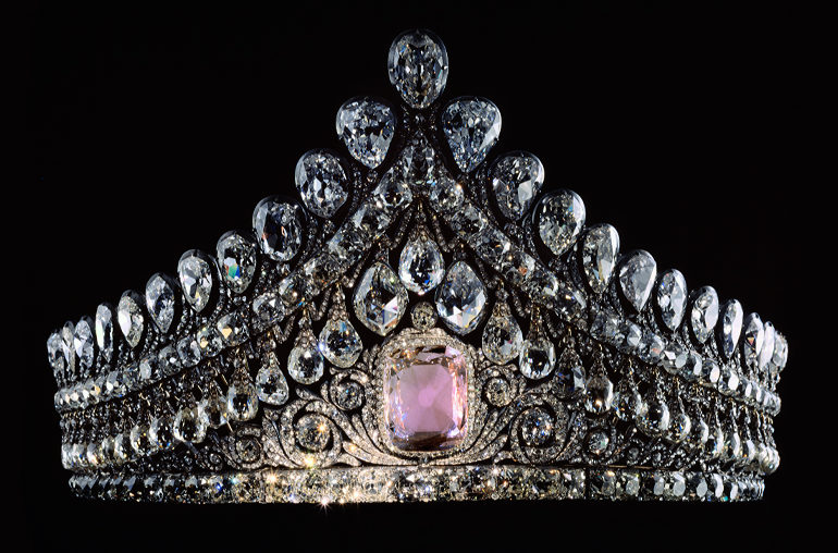Russian diamond tiara in the form of a Kokoshnik set with a 13-carat pink diamond from the era of Tsar Paul. Photo courtesy of Nikolai Rakhmanov