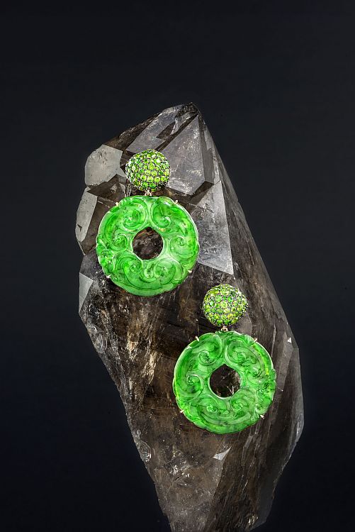 Imperial carved green jade discs with tsavorite and demantoid garnets by Doris Hangartner.
