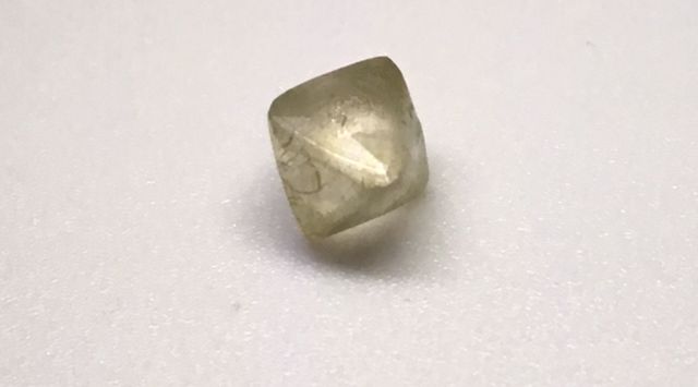 1.68-carat fancy white diamond octahedral rough from Minas Gerais, Brazil. Photo: Elaine Rohrbach.