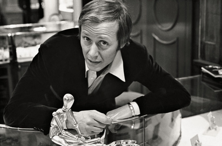 Aldo Cipullo at his dedicated vitrine in a Cartier boutique, c. 1970. Courtesy Renato Cipullo/All Rights Reserved