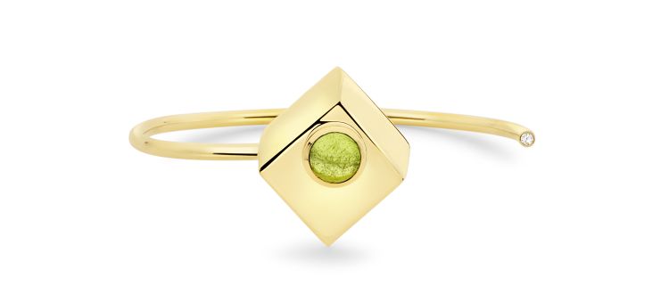 Yael Sonia's Deco Square ring in yellow gold set with peridot and diamond. 