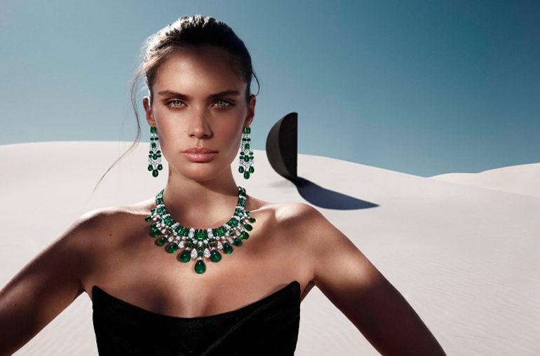 Graff Tribal emerald and diamond necklace and earrings