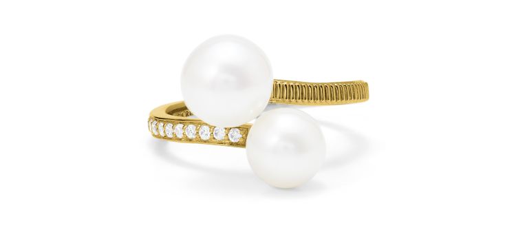 Judith Ripka Shima Bypass ring in 18-karat gold with diamonds and freshwater pearls. 