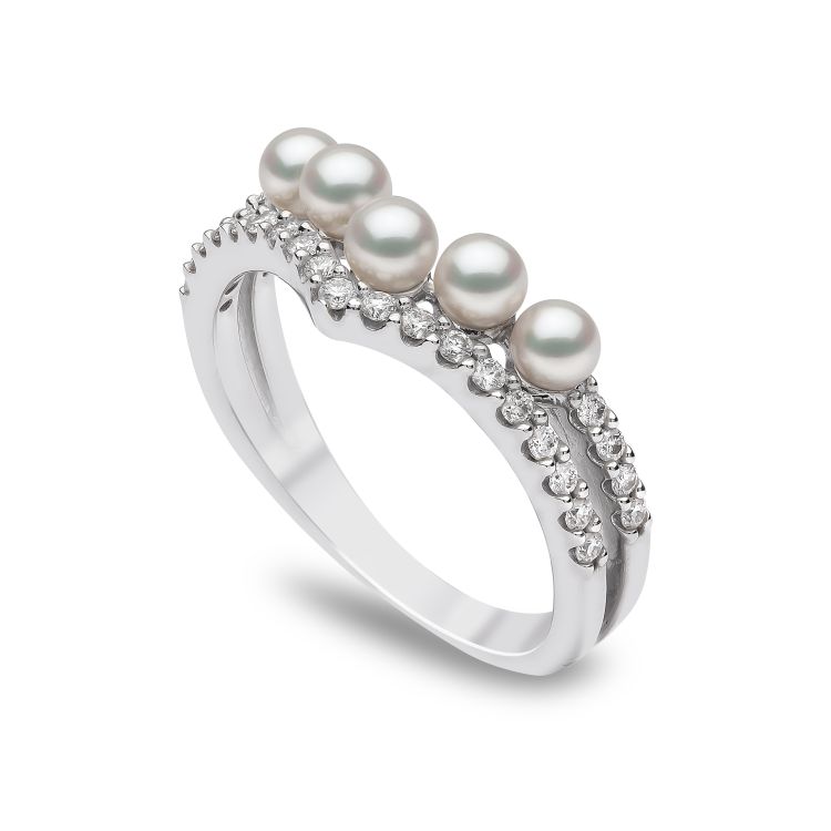 Yoko London diamond and pearl ring in 18-karat gold.