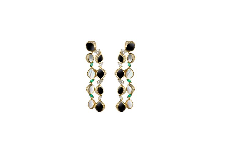Pebbles70 earrings. 