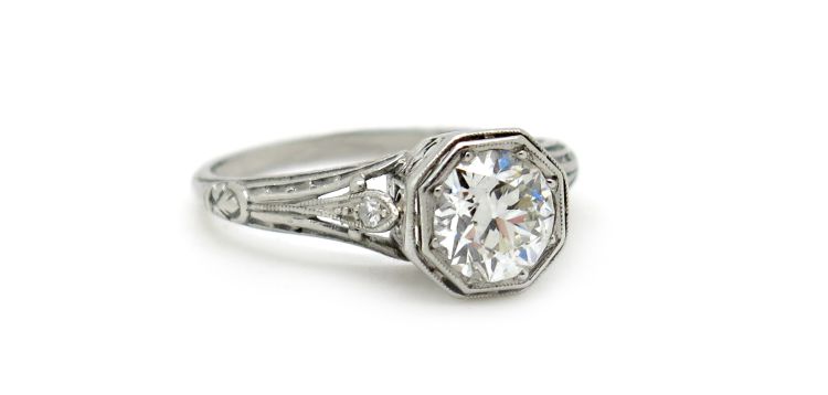 Art Deco diamond engagement ring. Photo: The Gold Hatpin.