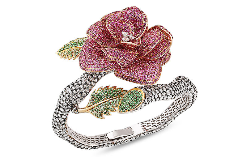 Studio Rêves bracelet in 18-karat gold with 22.25 carats of pink sapphires, 13.66 carats of diamonds, and 2.08 carats of tsavorites;