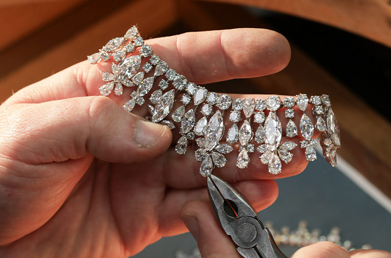 Making of Graff necklace featuring more than 96 carats of white diamonds in platinum at the Graff workshop in London.