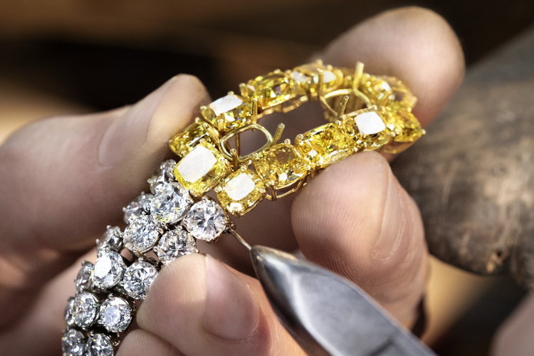 Making of a yellow diamond watch at the workshop. Photo: Graff.