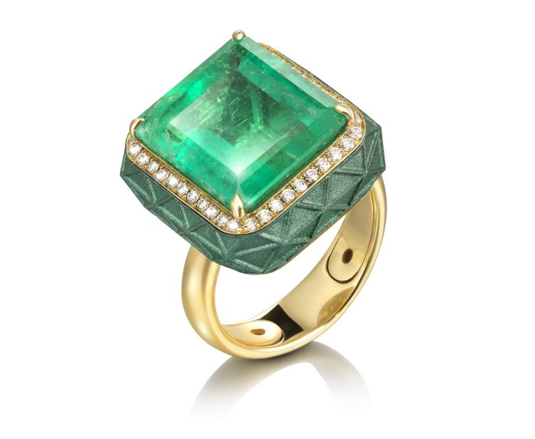 Sarah Ho emerald and diamond ring in 18-karat gold, made using a titanium-aluminium alloy.