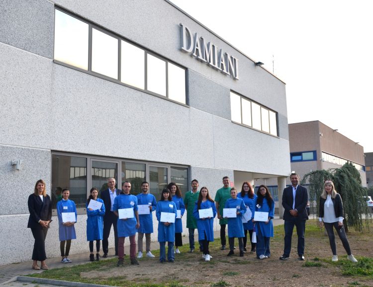 End-of-course ceremony at the Damiani Academy. Photo: Damiani. 