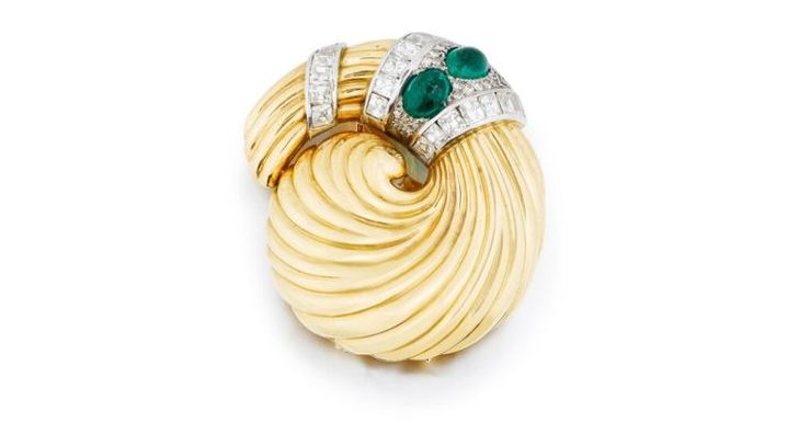 Suzanne Belperron gold, emerald and diamond brooch, circa 1950, sold at Sotheby's Geneva, May 2022. Photo: Sotheby's. 