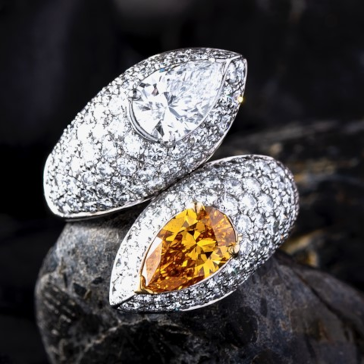 Bulgari toi et moi ring with a fancy-vivid-yellowish-orange diamond and diamonds from JS Fearnley. Photo: JS Fearnley.