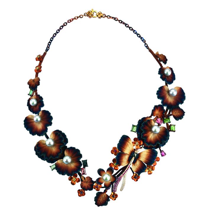Global Warning necklace in 14-karat gold. Photo: Roberto Bravo. 
