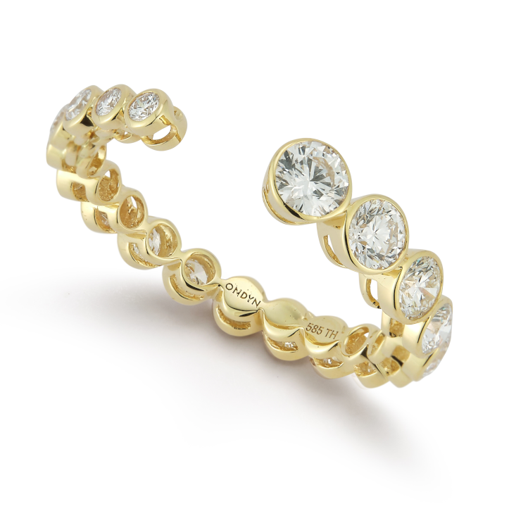 Vesper ring in 18-karat gold and diamonds. Photo: Ondyn.