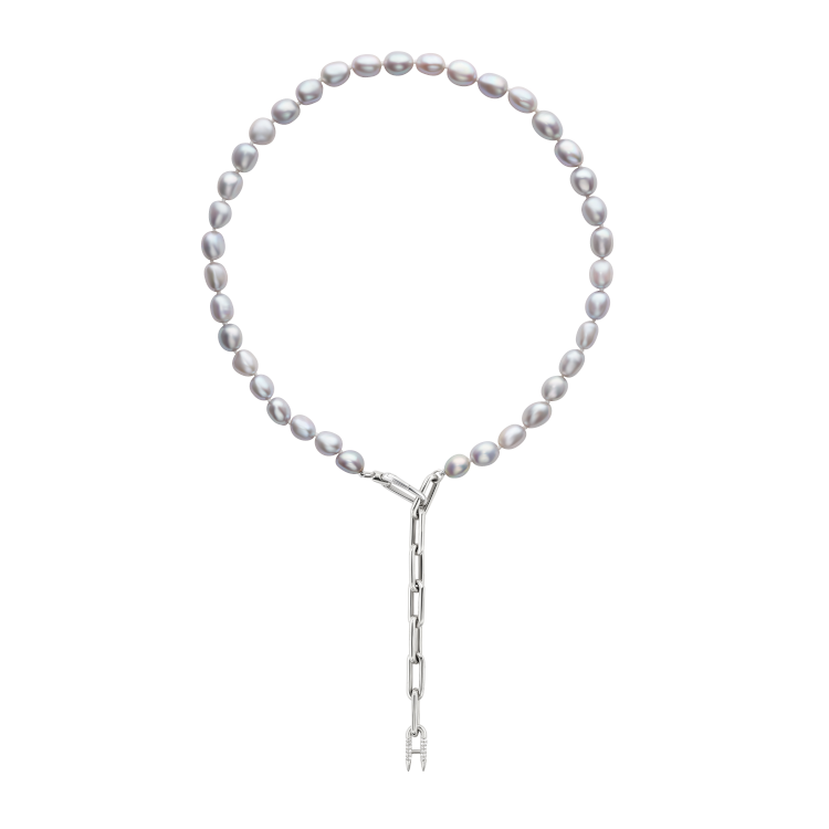 Uniform Object Lariat necklace with pearls on an 18-karat white gold and diamond chain. Photo: Uniform Object.
