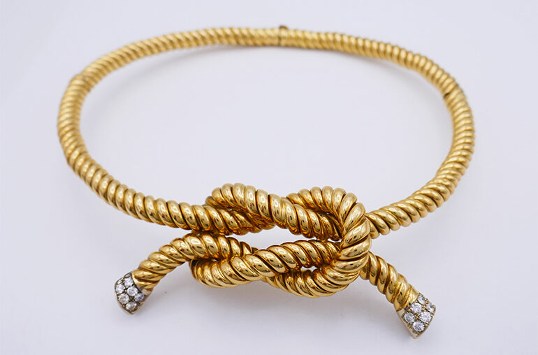 Rene Boivin Diamond 18 karat Gold Knot necklace from Nadine Krakov Collection