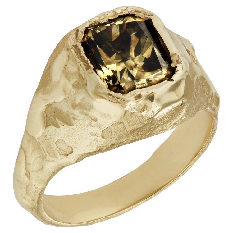 Ellis Mhairi Cameron LX ring with green diamond in 14-karat gold. Photo: Ellis Mhairi Cameron.
