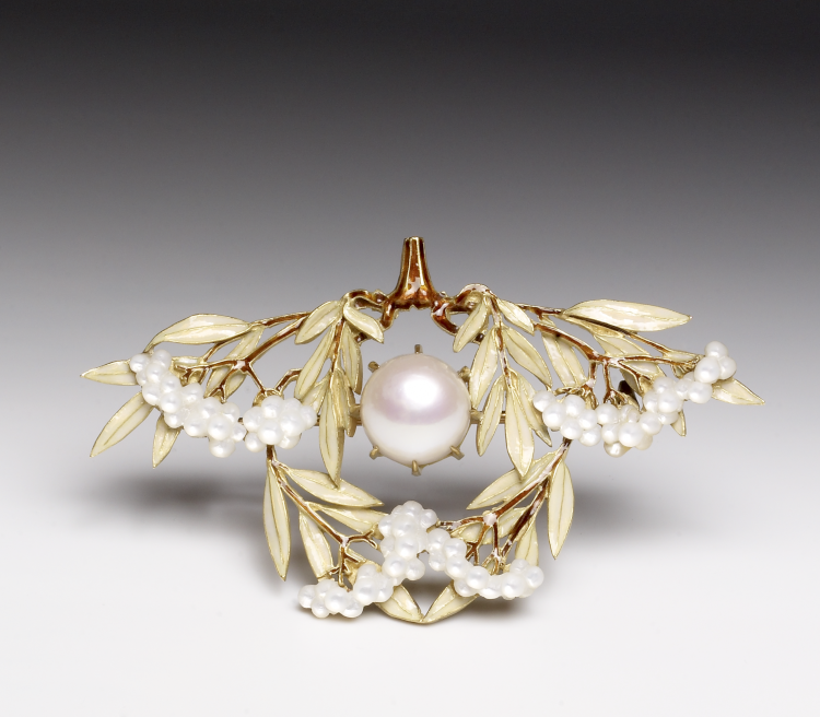 René Lalique and Laurel Leaves Brooch, circa 1903, with pink pearl, mother-of-pearl, enamel, and gold. 
(The Walters Art Museum, Baltimore)