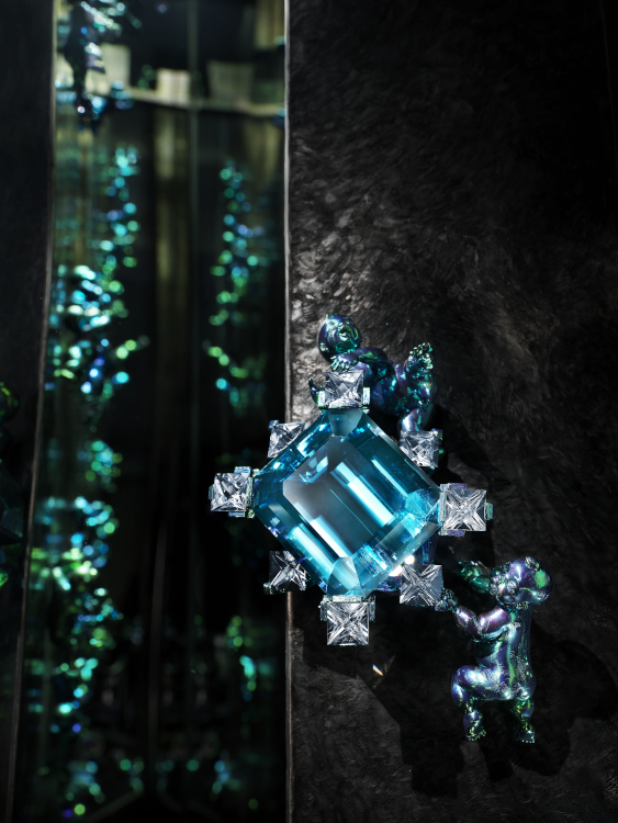 Dawn of Universe titanium jewelry sculpture by Wallace Chan with a 1,399-carat blue topaz. (Wallace Chan)