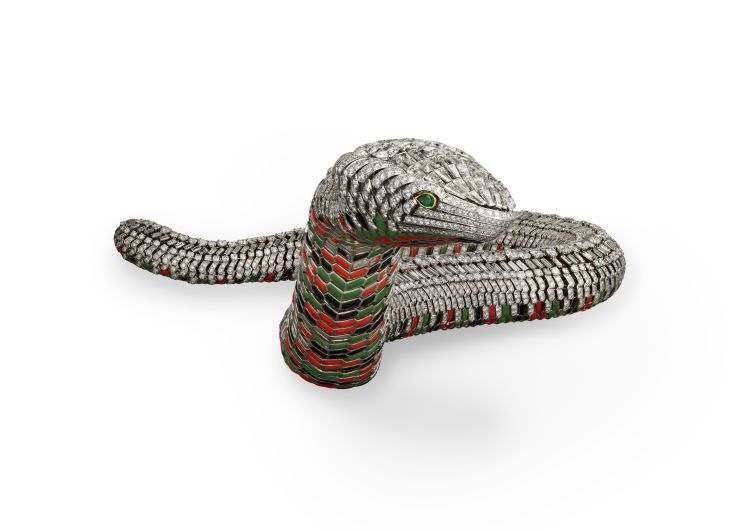 Snake necklace with an entirely articulated structure paved with 2,473 diamonds, 1968. (Cartier) 