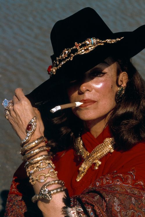 María Félix photographed by Lord Snowdon wearing Cartier's crocodile necklace. (Cartier)
