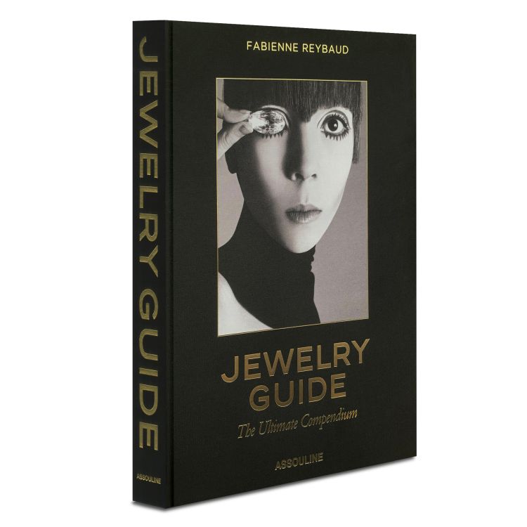 Jewelry Guide: The Ultimate Compendium by Fabienne Reybaud was published by Assouline in December 2022. 