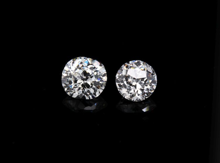 Under the Crown round and cushion cut diamonds (Under the Crown)