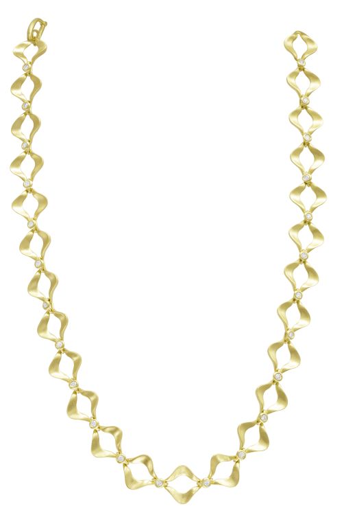 Suzy Landa Ribbon links necklace in 18-karat yellow gold with diamonds. (Suzy Landa) 