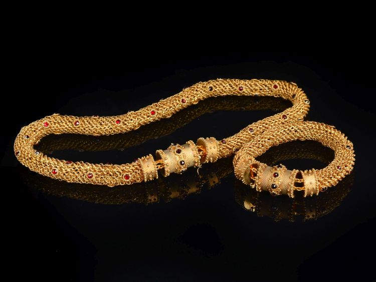 Georgian gold bracelet and necklace. (The Three Graces)