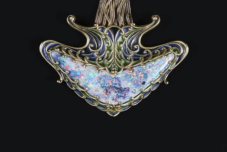 Marcus & co. necklace set with opal. (Driehaus Museum)