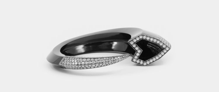 Claw bracelet in 18-karat white gold and onyx set with 8.13 carats of diamonds. (Studio Renn)